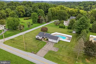 401 Zynn Rd, Downingtown, PA 19335 - Photo 2