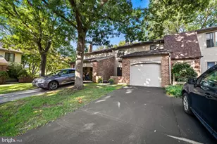 402 Danor Ct, Chesterbrook, PA 19087 - Photo 2
