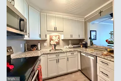 530 Summit House #530, West Chester, PA 19382 - Photo 6