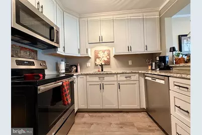 530 Summit House #530, West Chester, PA 19382 - Photo 2