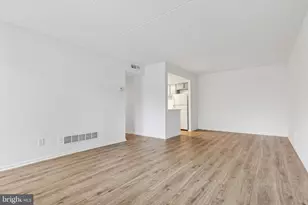 344 Summit House, West Chester, PA 19382 - Photo 2