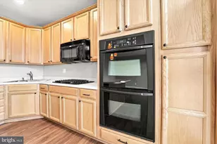 97 N Savanna Dr, Pottstown, PA 19465 - Photo 8