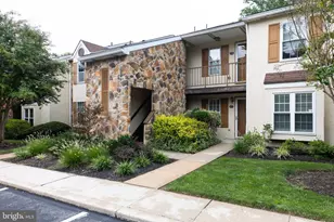 274 Valley Stream Ln, Wayne, PA 19087 - Photo 2