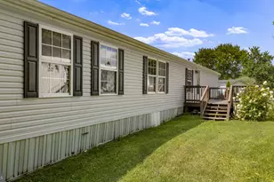 63 Erica Cir, Honey Brook, PA 19344 - Photo 6