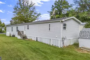 63 Erica Cir, Honey Brook, PA 19344 - Photo 4