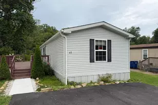 63 Erica Cir, Honey Brook, PA 19344 - Photo 2