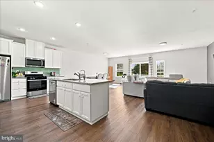 135 Painters Wy, Pottstown, PA 19465 - Photo 4