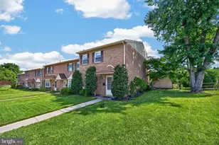 429 Carmarthen Ct, Exton, PA 19341 - Photo 2