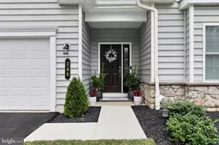 348 President Dr, West Brandywine, PA 19320 - Photo 2