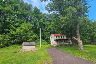 107 Bethesda, Elverson, PA 19520 - Photo 2