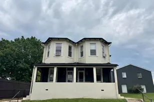 825 Maple Ave, Phoenixville, PA 19460 - Photo 1