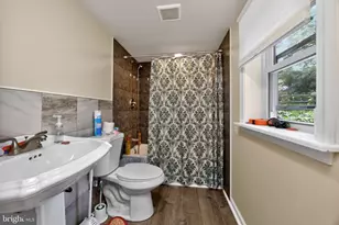 129 Hall St, Spring City, PA 19475 - Photo 10