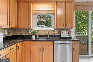 14 Chamond, Devon, PA 19333 - Photo 8