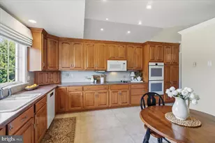 6 Parkside Dr, Elverson, PA 19520 - Photo 6