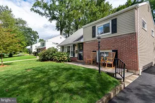 25 Greentree Ln, Malvern, PA 19355 - Photo 2