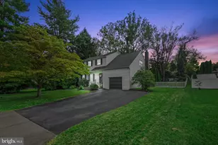 15 Marshall Cir, Downingtown, PA 19335 - Photo 2