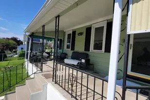 927 Mt Pleasant Ave, Wayne, PA 19087 - Photo 2