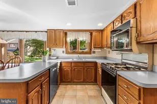 73 Amity Dr, Chesterbrook, PA 19087 - Photo 6