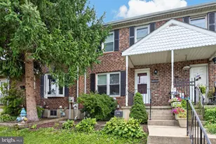 374 Washington Ave, Phoenixville, PA 19460 - Photo 2