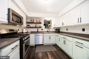 374 Washington Ave, Phoenixville, PA 19460 - Photo 12