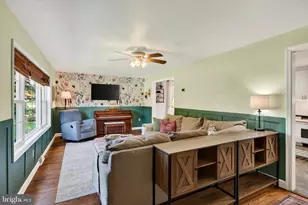 162 Lake Dr, Downingtown, PA 19335 - Photo 6