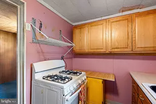 34 Bay St, Coatesville, PA 19320 - Photo 2