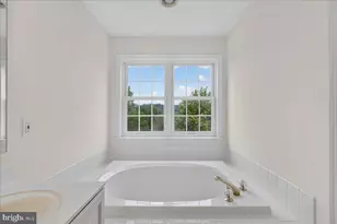 701 Whispering Brooke Dr, Newtown Square, PA 19073 - Photo 28