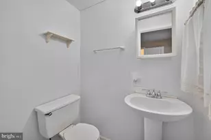 884 Woodlawn Ave, Phoenixville, PA 19460 - Photo 14
