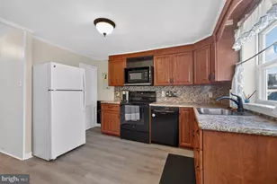 884 Woodlawn Ave, Phoenixville, PA 19460 - Photo 6