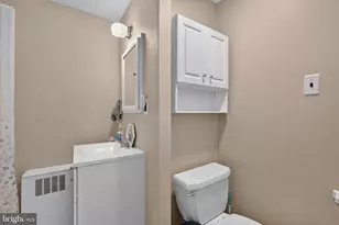 884 Woodlawn Ave, Phoenixville, PA 19460 - Photo 10