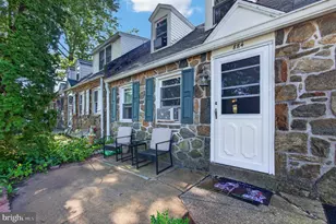 884 Woodlawn Ave, Phoenixville, PA 19460 - Photo 2