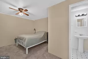 884 Woodlawn Ave, Phoenixville, PA 19460 - Photo 16