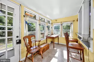 131 Pine Swamp Rd, Elverson, PA 19520 - Photo 4