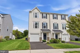 633 Columbus Dr, Spring City, PA 19475 - Photo 1