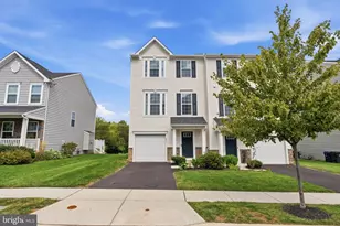 633 Columbus Dr, Spring City, PA 19475 - Photo 1