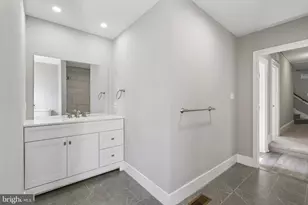 564 W Bridge St, Phoenixville, PA 19460 - Photo 18