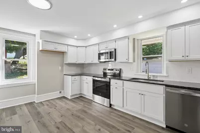564 W Bridge Street, Phoenixville, PA 19460 - Photo 6