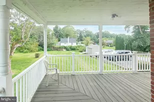 949 W Main St, Coatesville, PA 19320 - Photo 2