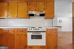 258 S Wall St, Spring City, PA 19475 - Photo 12