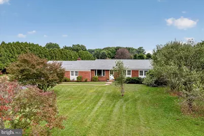 805 Ellis Woods Road, Pottstown, PA 19465 - Photo 2