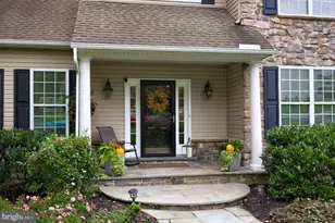 116 Cooper Hawk Dr, Coatesville, PA 19320 - Photo 2