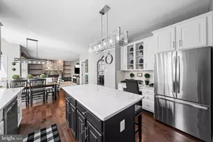 1370 Stonegate Dr, Downingtown, PA 19335 - Photo 12