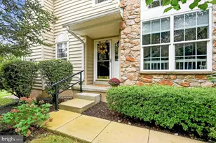 20 Oakbrook Ct, Malvern, PA 19355 - Photo 2