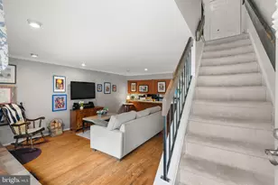 402 Cannon Ct, Tredyffrin, PA 19087 - Photo 2