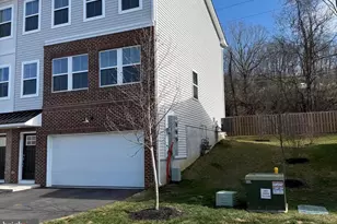 121 Four Leaf Dr, Exton, PA 19341 - Photo 2