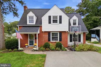 32 Moreland Road, Paoli, PA 19301 - Photo 2