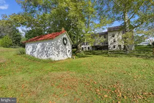 827 Cobb Hill Ln, Pottstown, PA 19465 - Photo 46