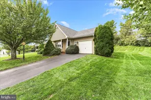 710 W Glenview Dr, West Grove, PA 19390 - Photo 2