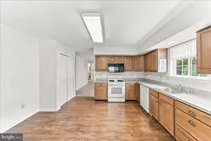 710 W Glenview Dr, West Grove, PA 19390 - Photo 14