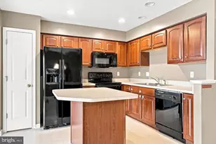 30 N Savanna Dr, Pottstown, PA 19465 - Photo 12